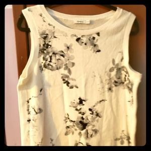 Reitmans sleeveless sweater